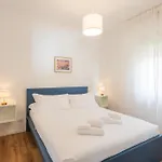 Apartment Litorale Blu Con Ombrellone In *